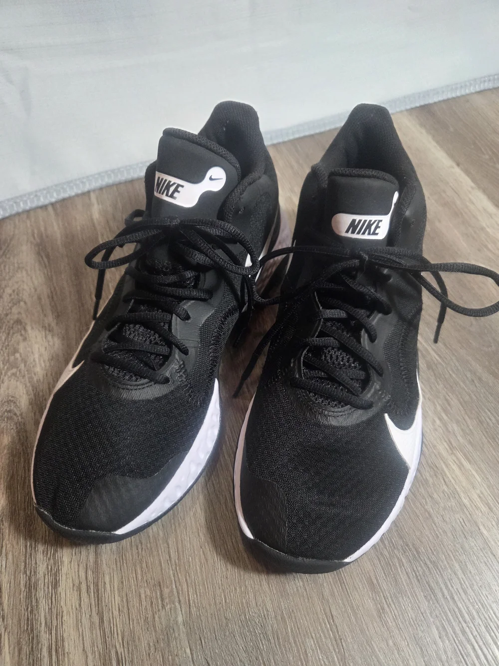 Nike Renew Elevate Men’s 9.5 Black White Basketball Shoes CK2669-001